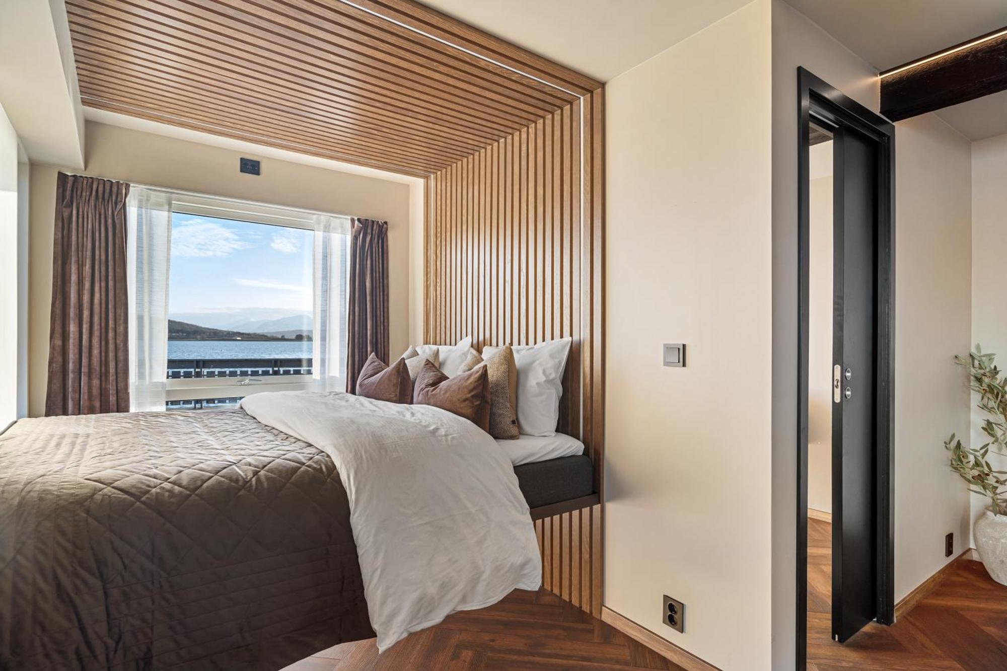 Steam Pier Apartment Kvaloya Exterior photo