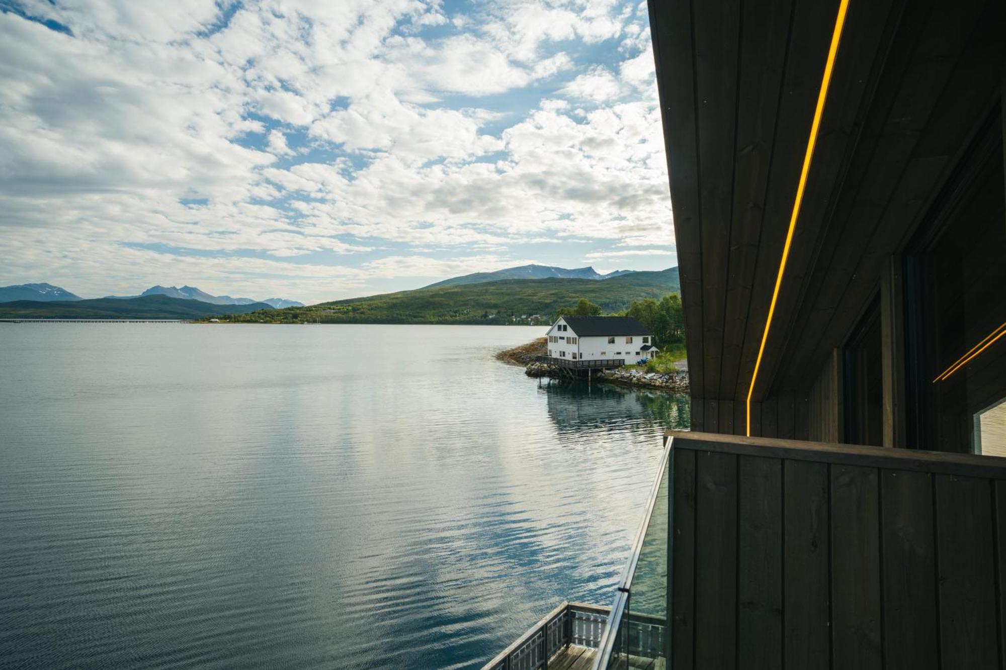 Steam Pier Apartment Kvaloya Exterior photo