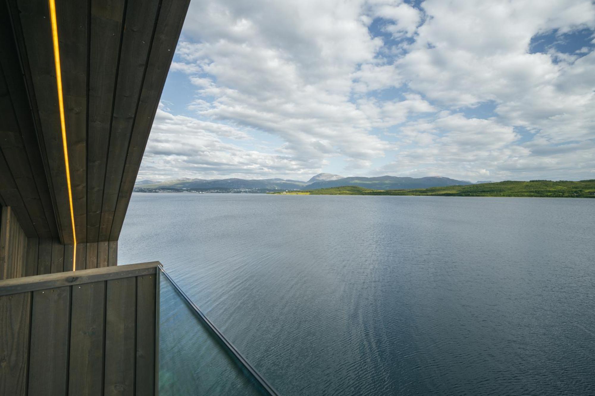 Steam Pier Apartment Kvaloya Exterior photo