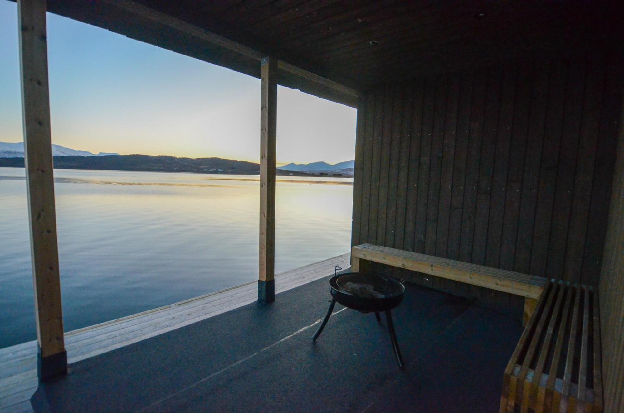 Steam Pier Apartment Kvaloya Exterior photo