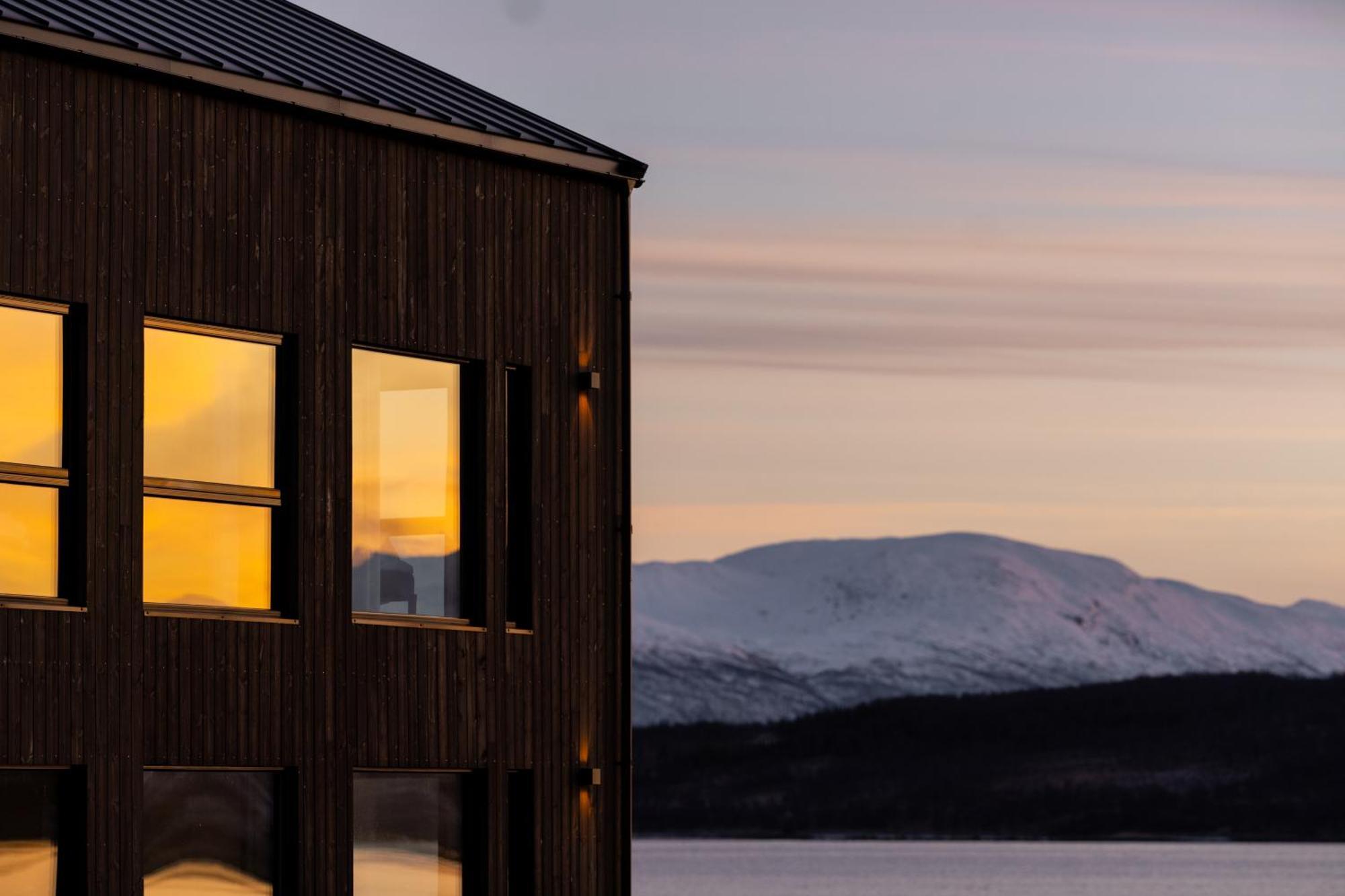 Steam Pier Apartment Kvaloya Exterior photo